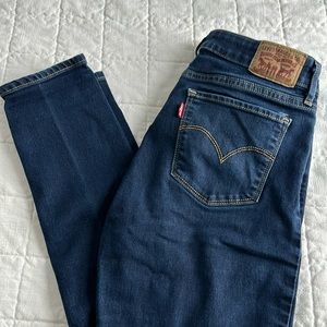Levi’s 711 Skinny Jeans